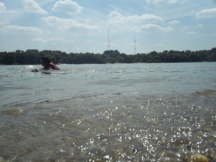 20120818-057
