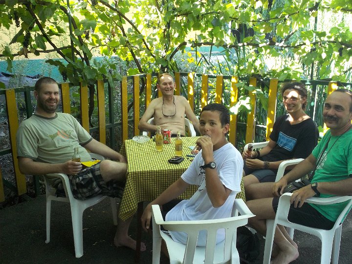 20120820-087