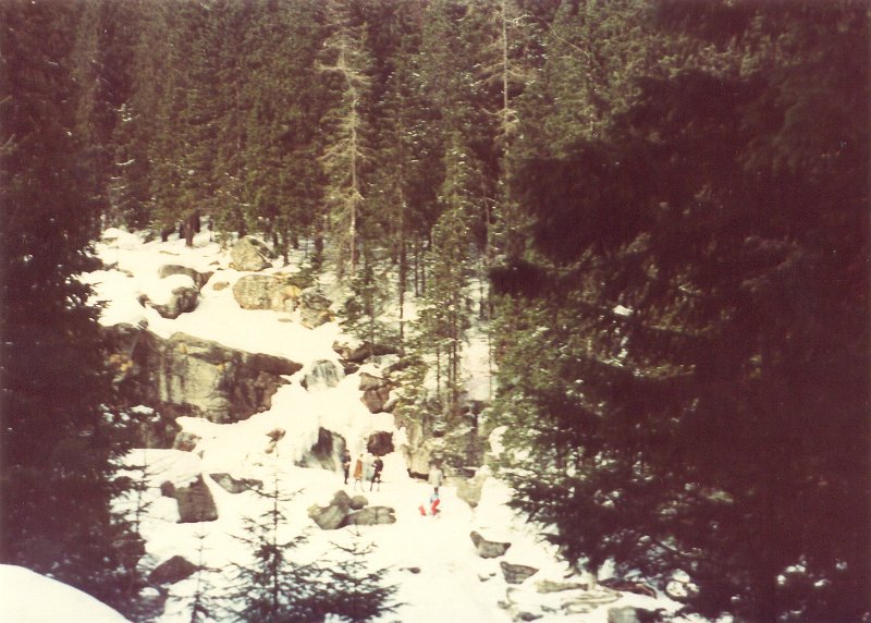 089